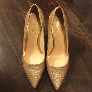 Nine West gold glitter pumps